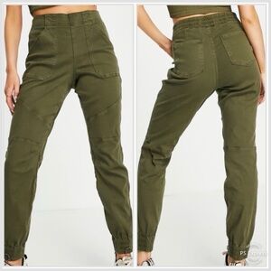 Spanx Stretch Twill Pull On Cargo Jogger in Darkened Olive Size Large